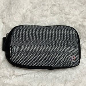 RARE Lululemon Seawheeze 2022 Everywhere Belt Bag Fanny Pack black and white